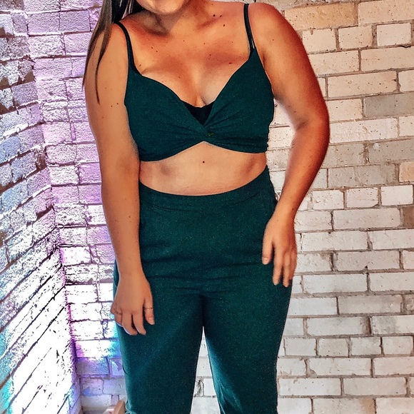 Green crop top - Picture 2 of 3